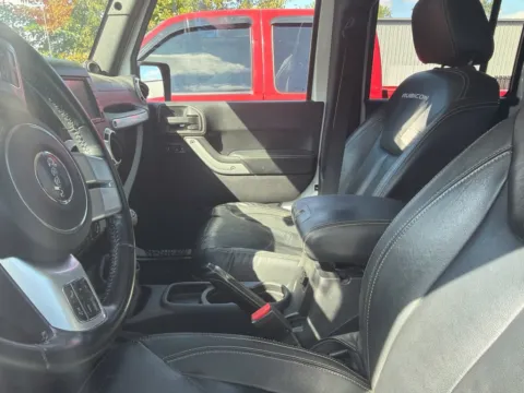 More photos of 2014 Jeep Wrangler Unlimited Rubicon X at Jay Wolfe Acura, MO