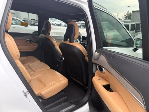 More photos of 2020 Volvo XC90 Inscription at Jay Wolfe Acura, MO