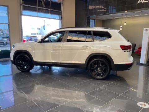 More photos of 2023 Volkswagen Atlas 3.6L V6 SE w/Technology at Jay Wolfe Acura, MO