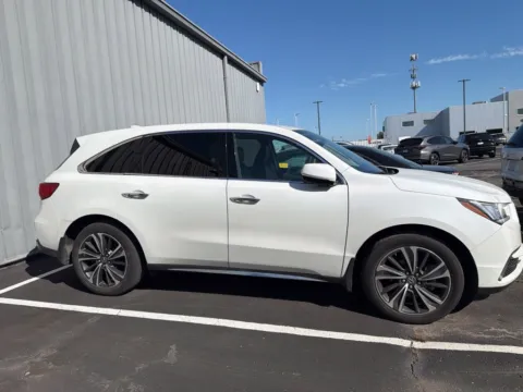 More photos of 2020 Acura MDX w/Technology Pkg at Jay Wolfe Acura, MO