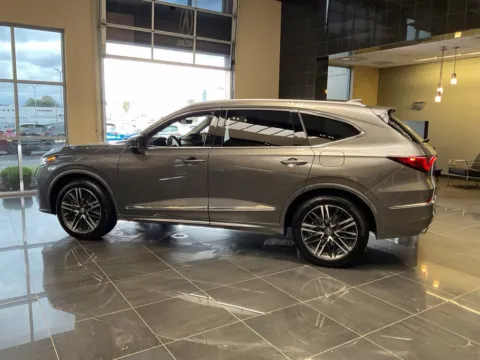 More photos of 2026 Acura MDX w/Advance Package at Jay Wolfe Acura, MO