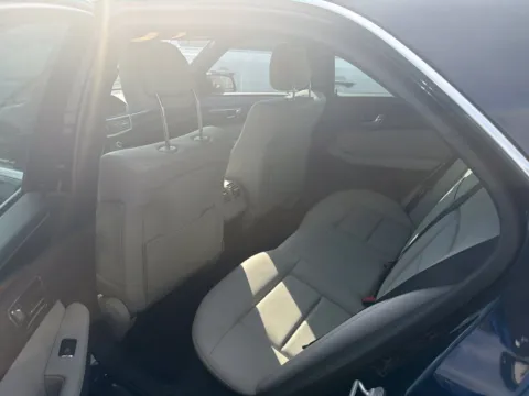 More photos of 2010 Mercedes-Benz E-Class E 350 at Jay Wolfe Acura, MO
