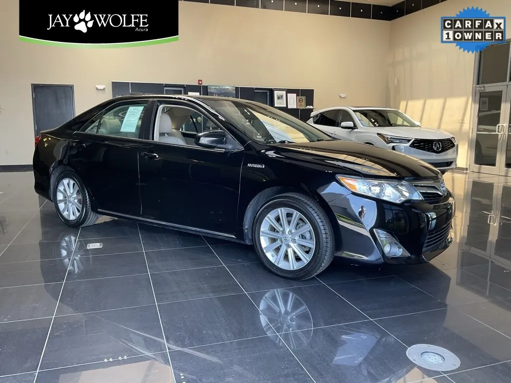 2013 Toyota Camry Hybrid LE for sale in Kansas City, MO