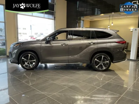 More photos of 2022 Toyota Highlander XSE at Jay Wolfe Acura, MO