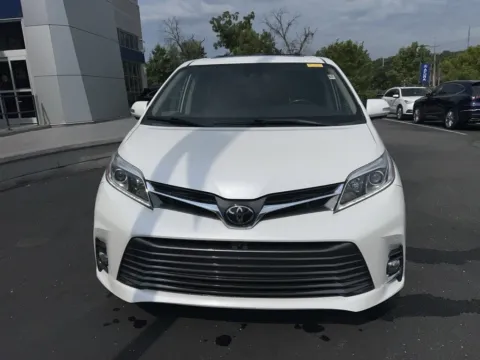 Photos of 2019 Toyota Sienna Limited Premium for sale in Kansas City, MO at Jay Wolfe Acura