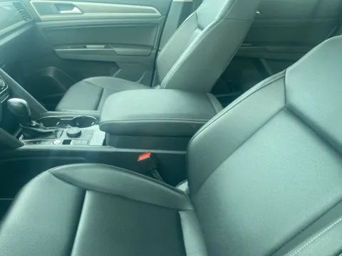 More photos of 2021 Volkswagen Atlas 3.6L V6 SEL at Jay Wolfe Acura, MO