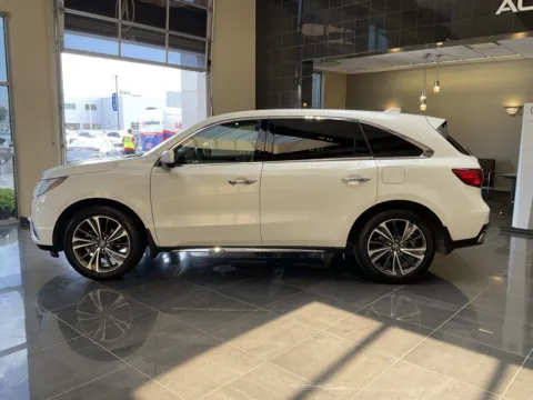 More photos of 2020 Acura MDX w/Technology Pkg at Jay Wolfe Acura, MO