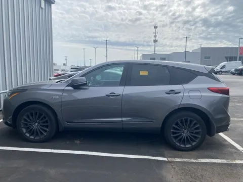 More photos of 2022 Acura RDX w/A-Spec Advance Package at Jay Wolfe Acura, MO