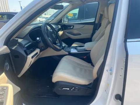 More photos of 2023 Acura MDX w/Technology Package at Jay Wolfe Acura, MO