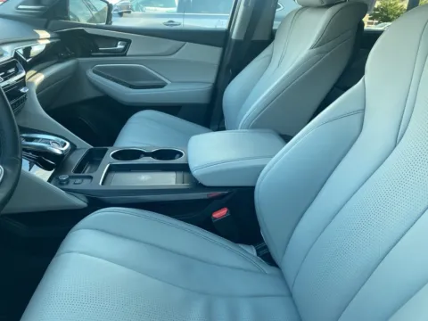 More photos of 2025 Acura MDX w/Technology Package at Jay Wolfe Acura, MO