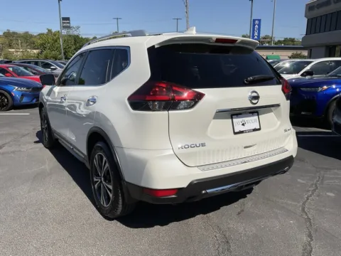 More photos of 2018 Nissan Rogue SL at Jay Wolfe Acura, MO