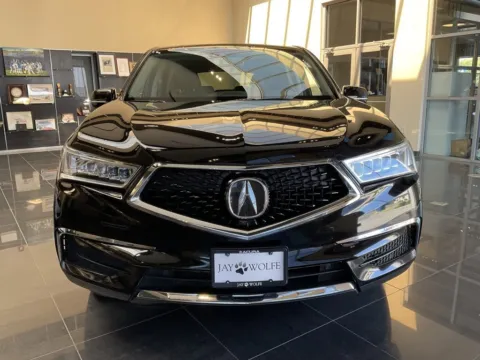 Photos of 2018 Acura MDX w/Technology Pkg for sale in Kansas City, MO at Jay Wolfe Acura