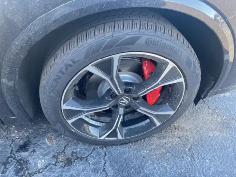 More photos of 2025 Acura MDX Type S w/Advance Package at Jay Wolfe Acura, MO
