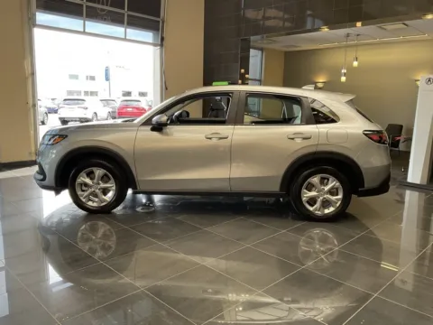 More photos of 2025 Honda HR-V LX at Jay Wolfe Acura, MO