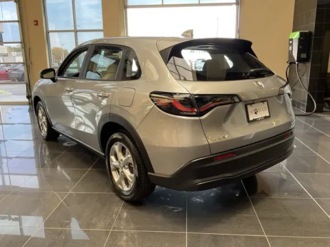 More photos of 2025 Honda HR-V LX at Jay Wolfe Acura, MO