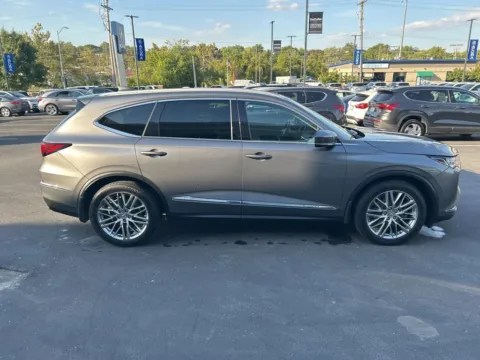 More photos of 2023 Acura MDX w/Advance Package at Jay Wolfe Acura, MO