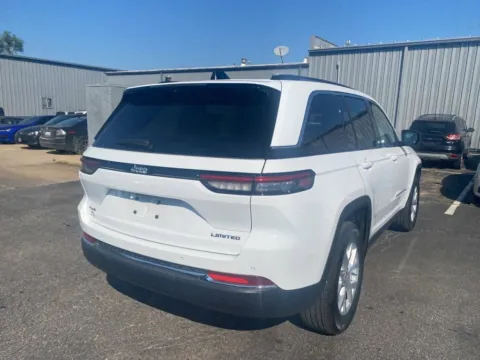 More photos of 2023 Jeep Grand Cherokee Limited at Jay Wolfe Acura, MO