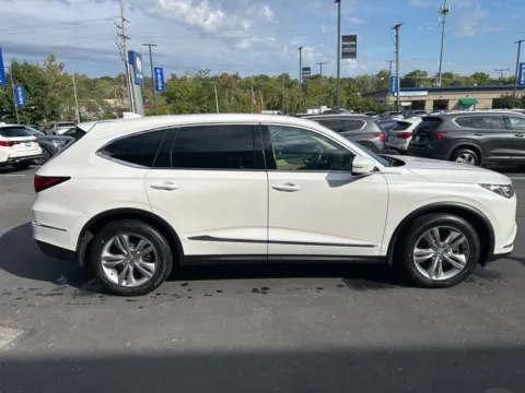More photos of 2023 Acura MDX 3.5L at Jay Wolfe Acura, MO