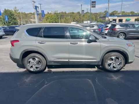 More photos of 2023 Hyundai Santa Fe SEL at Jay Wolfe Acura, MO