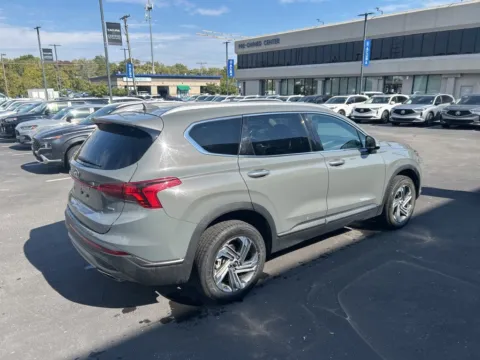 More photos of 2023 Hyundai Santa Fe SEL at Jay Wolfe Acura, MO