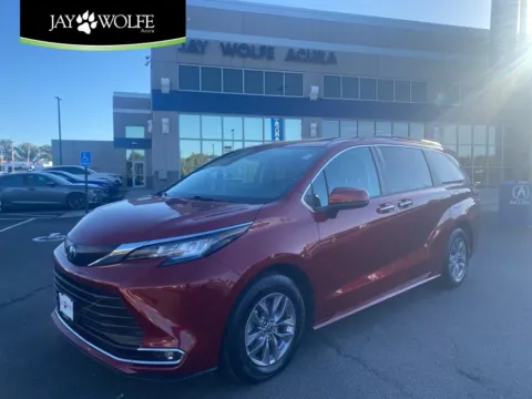 Red 2023 Toyota Sienna XLE for sale in Kansas City, MO
