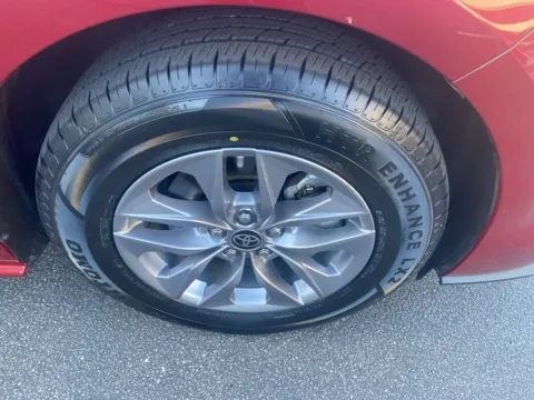 More photos of 2023 Toyota Sienna XLE at Jay Wolfe Acura, MO