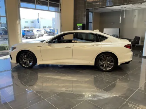 More photos of 2023 Acura TLX w/A-Spec Package at Jay Wolfe Acura, MO