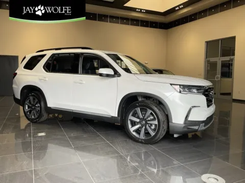 White 2025 Honda Pilot Touring for sale in Kansas City, MO