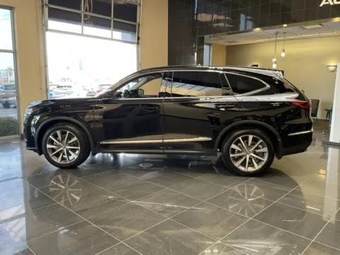 More photos of 2025 Acura MDX w/Technology Package at Jay Wolfe Acura, MO
