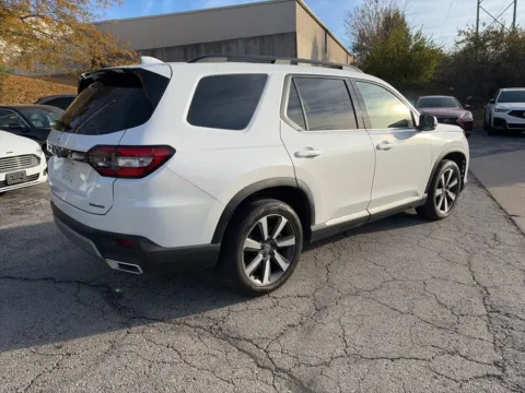 More photos of 2024 Honda Pilot Touring at Acura of Overland Park, KS