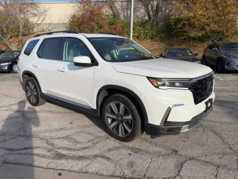 Another view of 2024 Honda Pilot Touring for sale in Overland Park, KS at Acura of Overland Park