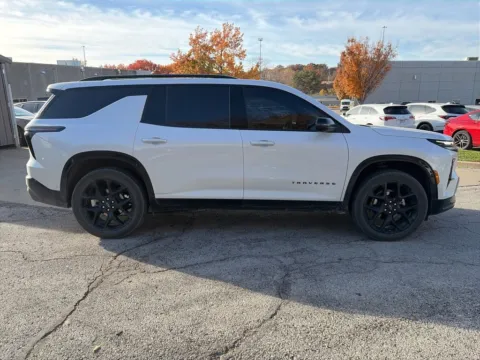 More photos of 2024 Chevrolet Traverse AWD RS at Acura of Overland Park, KS