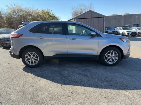 More photos of 2024 Ford Edge SEL at Acura of Overland Park, KS