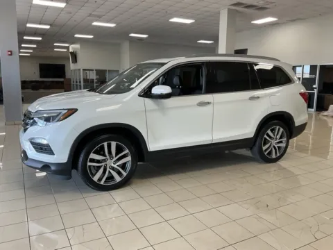 Another view of 2017 Honda Pilot Touring for sale in Overland Park, KS at Acura of Overland Park