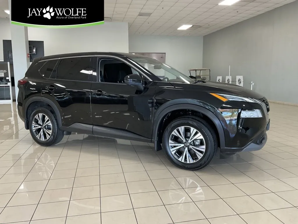 Used 2021 Nissan Rogue SV with VIN 5N1AT3BB1MC833379 for sale in Kansas City