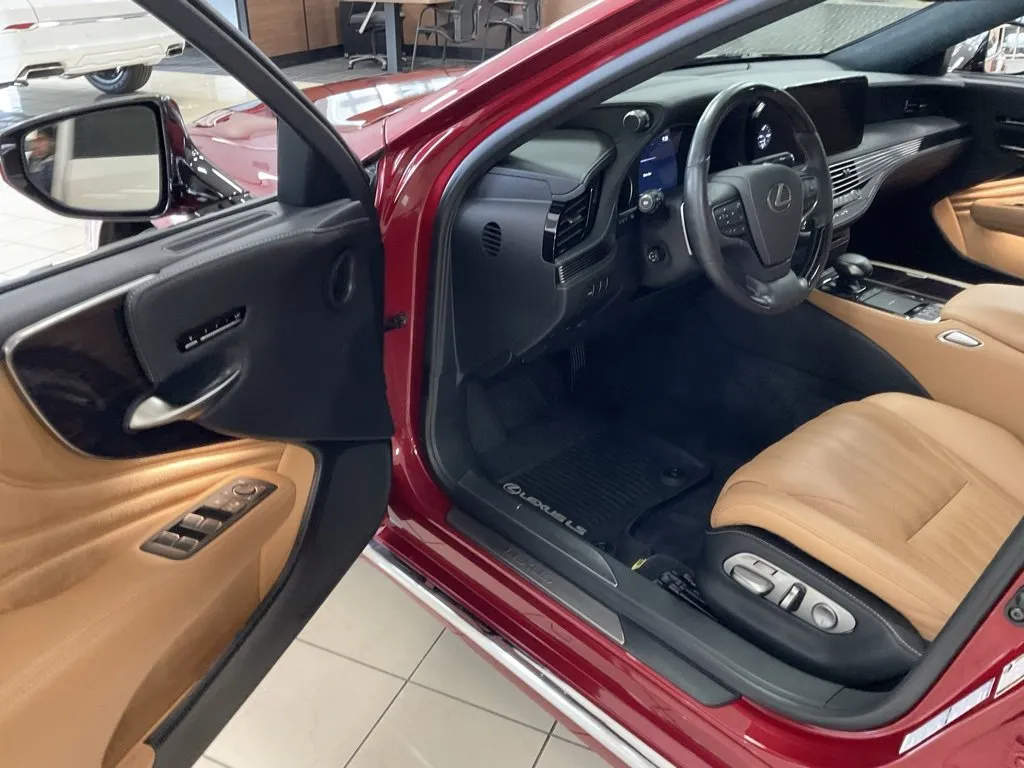 Image of 2021 Lexus LS