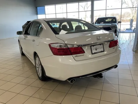 More photos of 2014 Honda Accord Sedan EX-L at Acura of Overland Park, KS