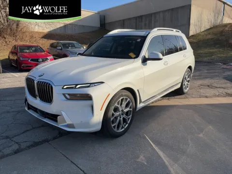 White 2024 BMW X7 xDrive40i for sale in Overland Park, KS