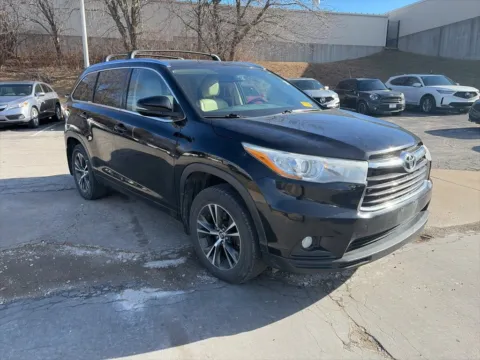 Another view of 2016 Toyota Highlander XLE for sale in Overland Park, KS at Acura of Overland Park