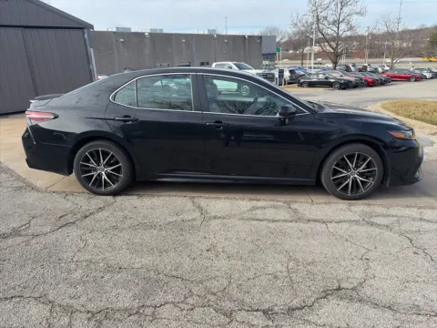 More photos of 2024 Toyota Camry SE at Acura of Overland Park, KS