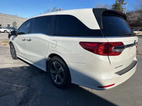 More photos of 2019 Honda Odyssey Touring at Acura of Overland Park, KS