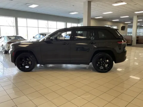More photos of 2023 Jeep Grand Cherokee Limited at Acura of Overland Park, KS