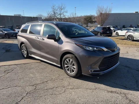 Another view of 2023 Toyota Sienna XLE for sale in Overland Park, KS at Acura of Overland Park