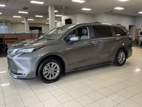 More photos of 2023 Toyota Sienna XLE at Acura of Overland Park, KS