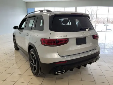 More photos of 2021 Mercedes-Benz GLB 250 at Acura of Overland Park, KS