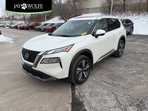 White 2023 Nissan Rogue SL for sale in Overland Park, KS