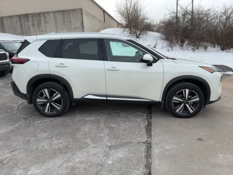 More photos of 2023 Nissan Rogue SL at Acura of Overland Park, KS