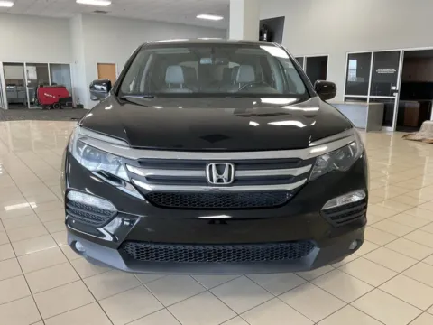 Photos of 2018 Honda Pilot EX-L for sale in Overland Park, KS at Acura of Overland Park