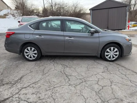 More photos of 2019 Nissan Sentra S at Acura of Overland Park, KS