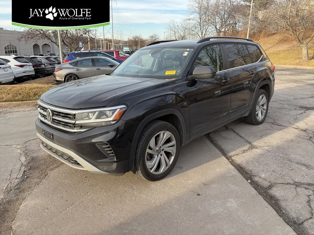 Black 2021 Volkswagen Atlas 3.6L V6 SE w/Technology for sale in Overland Park, KS